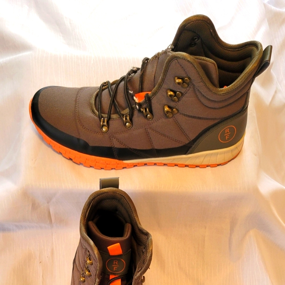 Reserve Footwear Boots size 11  Hunter green/black color